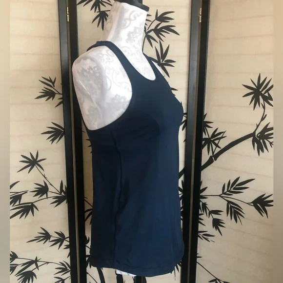 Lululemon Women’s Racerback Tank Top Back Cut Out Built in Bra Size XS - Picture 10 of 12